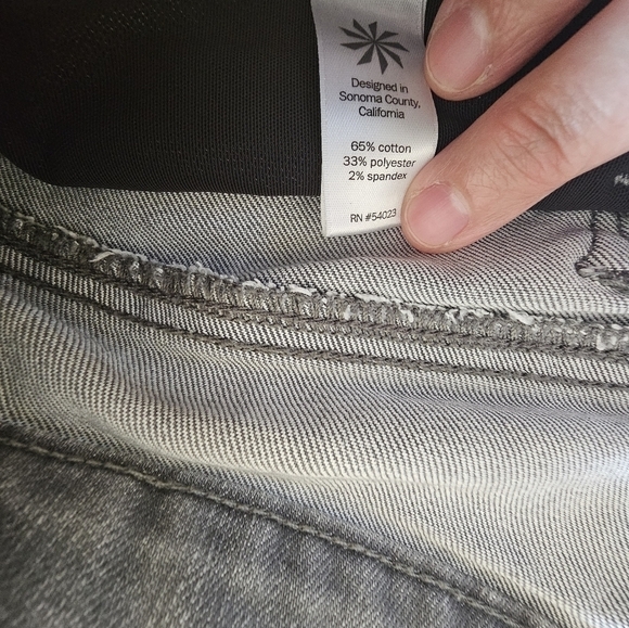 Athleta sculptek skinny grey wash jeans size 2 - Picture 5 of 5